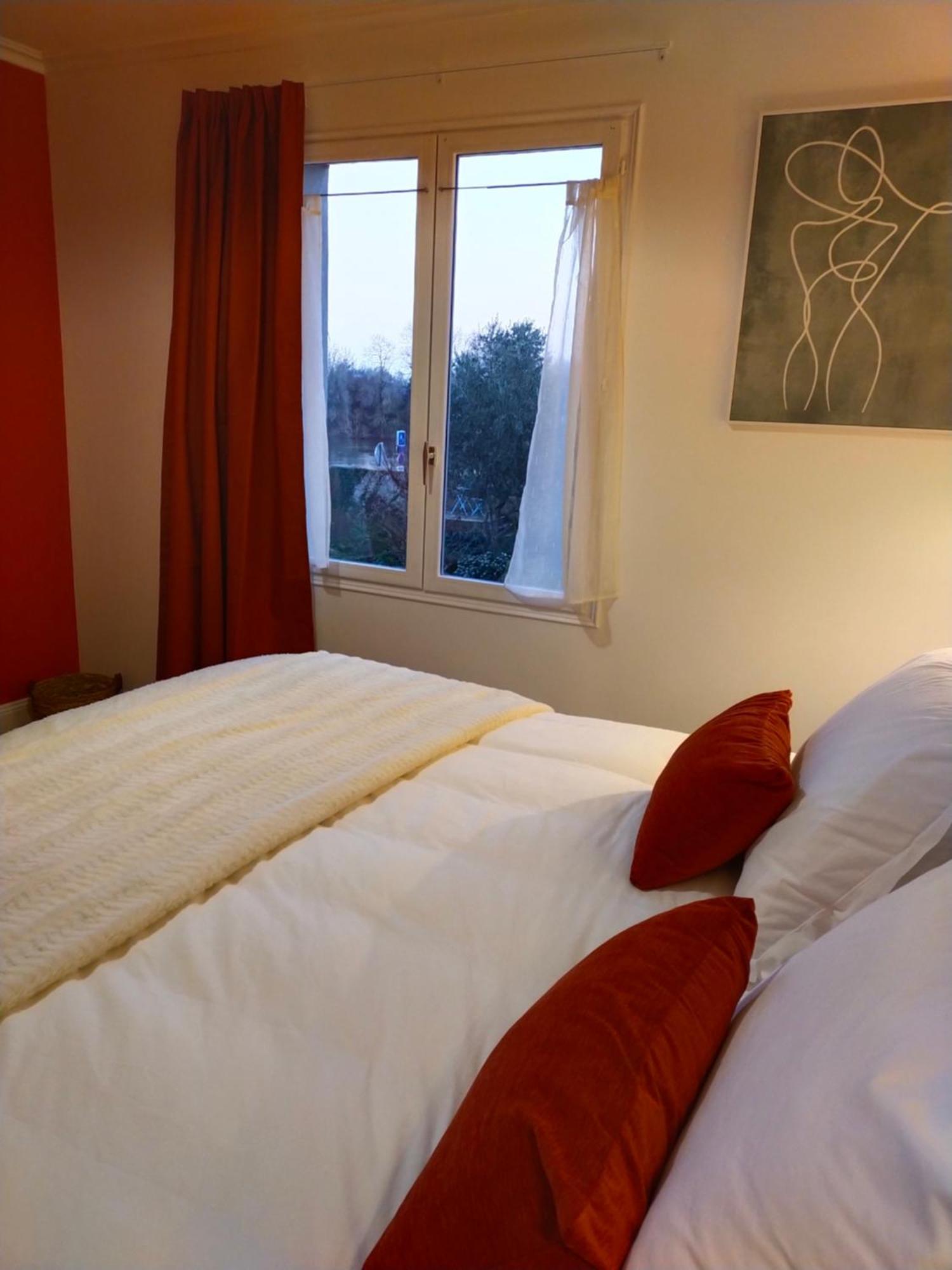 Les Balcons Sur La Loire Bed & Breakfast Chalonnes-sur-Loire Стая снимка