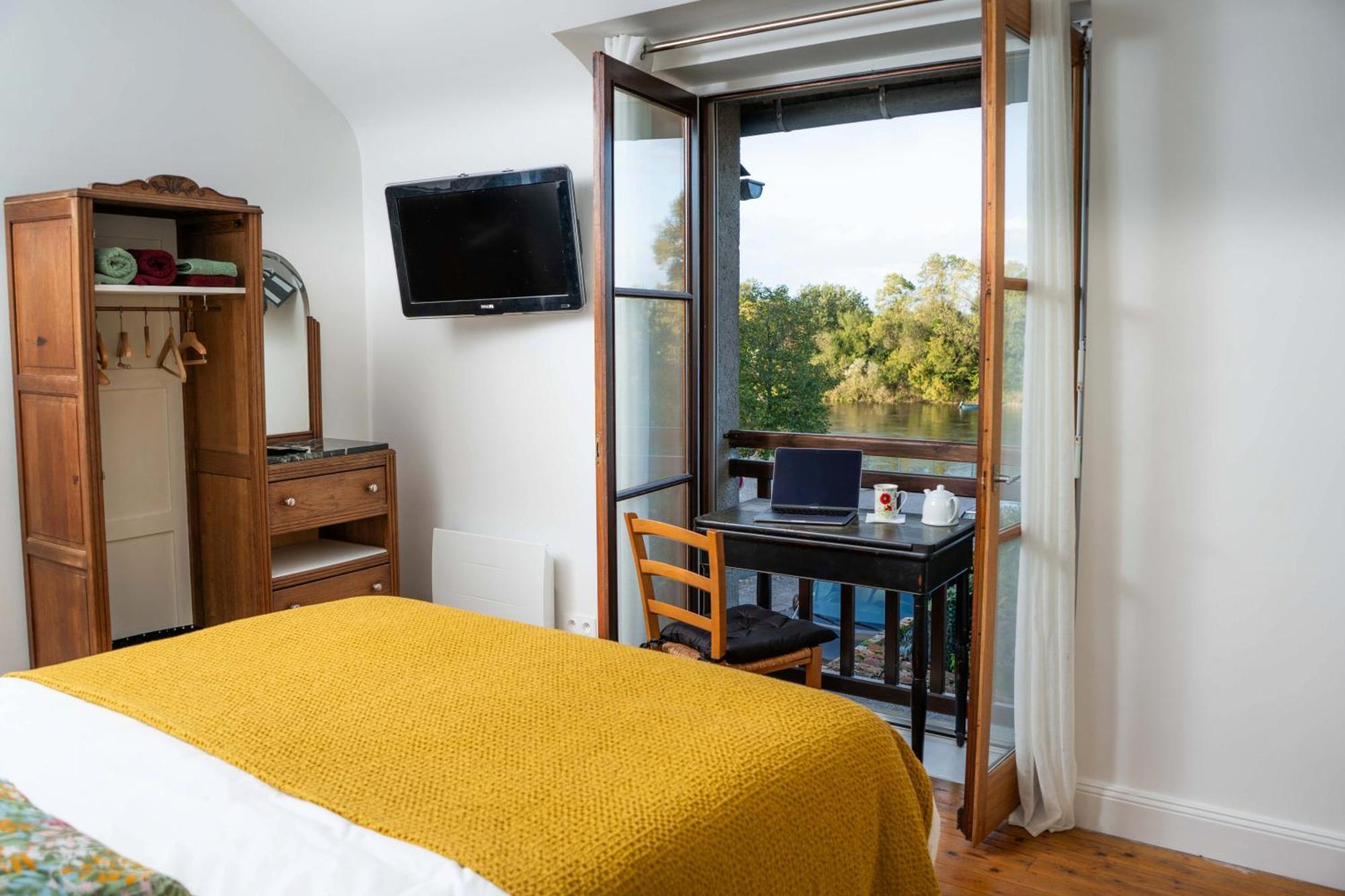 Les Balcons Sur La Loire Bed & Breakfast Chalonnes-sur-Loire Екстериор снимка
