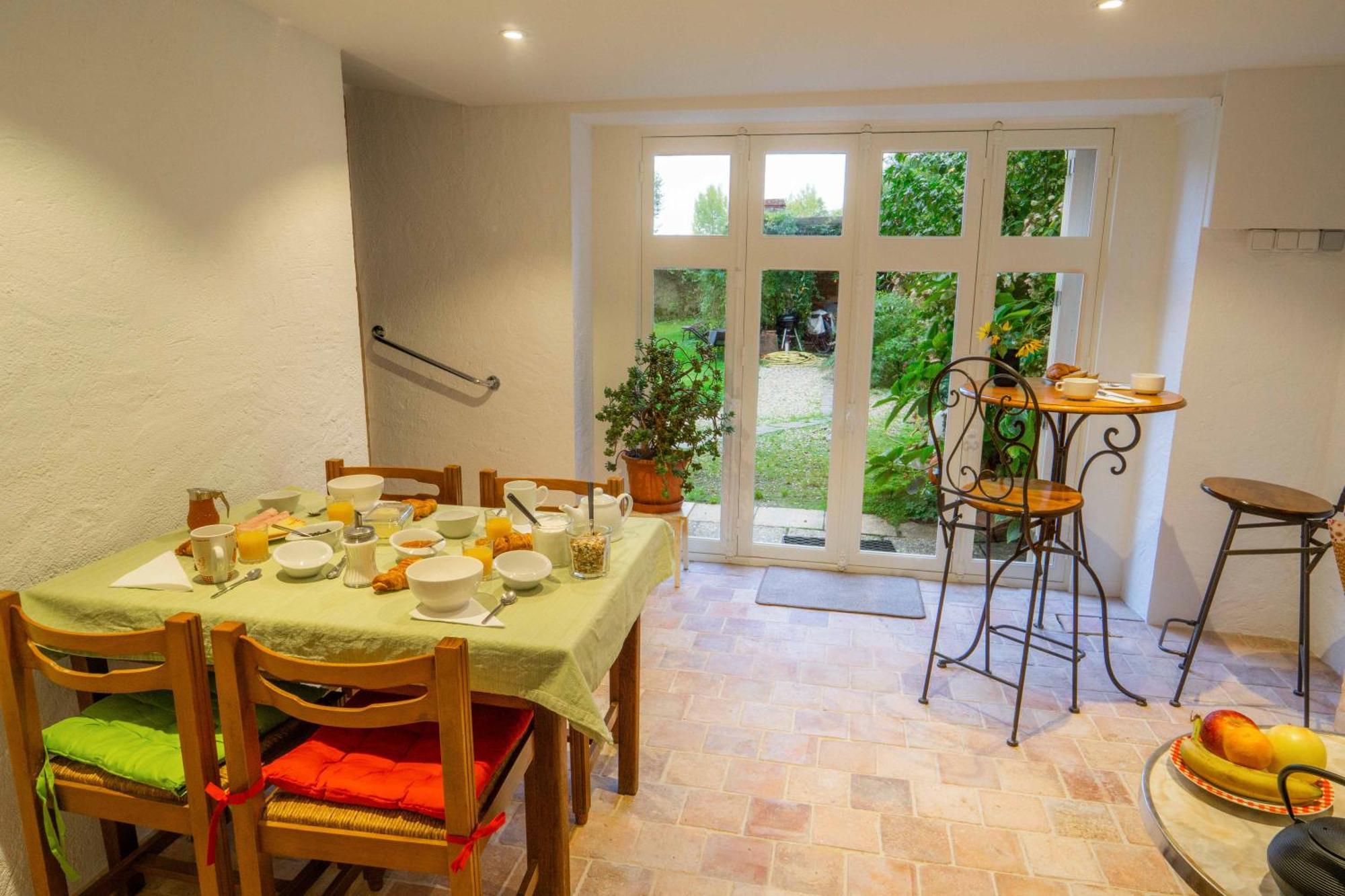 Les Balcons Sur La Loire Bed & Breakfast Chalonnes-sur-Loire Екстериор снимка