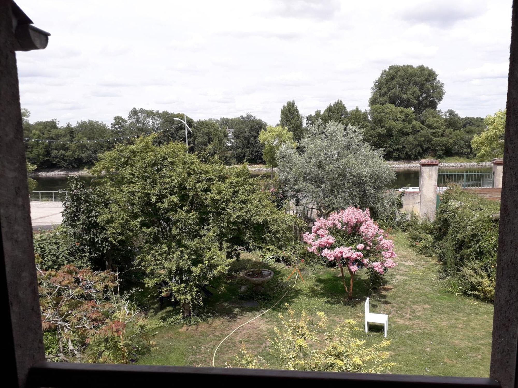 Les Balcons Sur La Loire Bed & Breakfast Chalonnes-sur-Loire Екстериор снимка